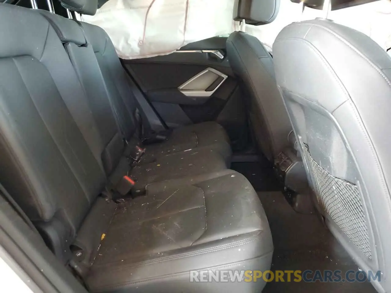 10 Photograph of a damaged car WA1DECF30R1039209 AUDI Q3 2024