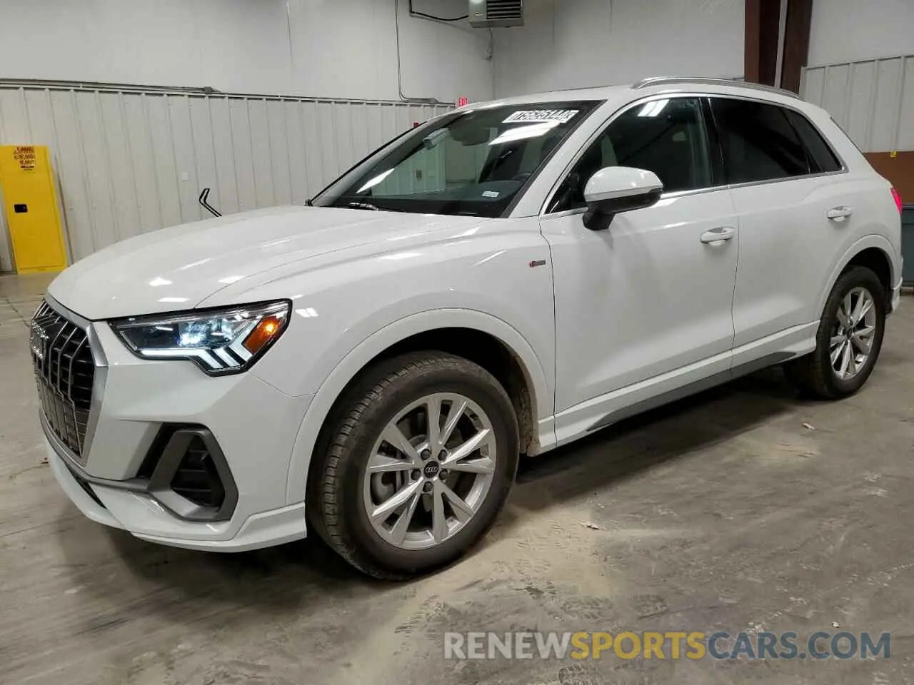 1 Photograph of a damaged car WA1DECF31R1045049 AUDI Q3 2024