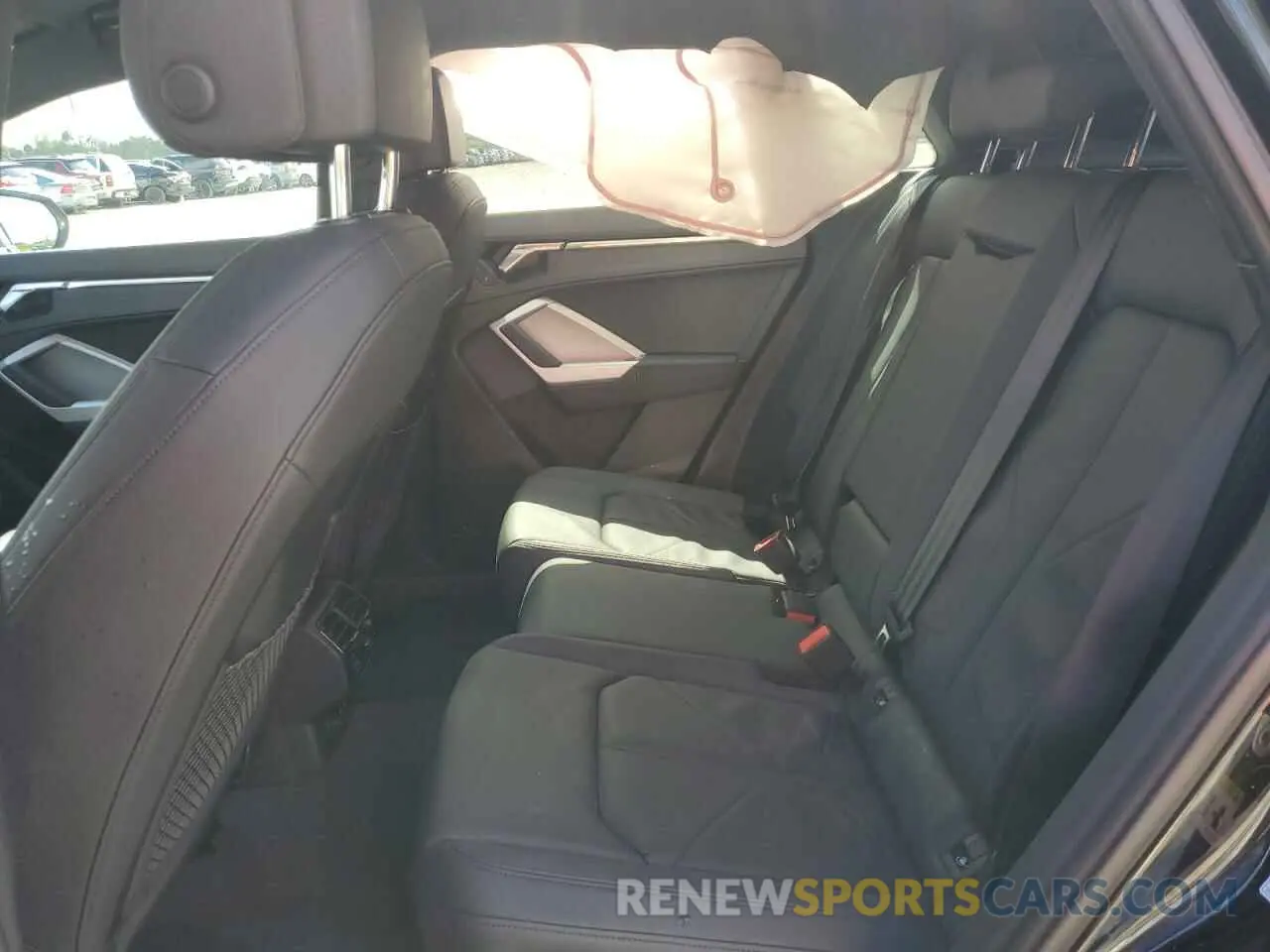 11 Photograph of a damaged car WA1DECF31R1047951 AUDI Q3 2024