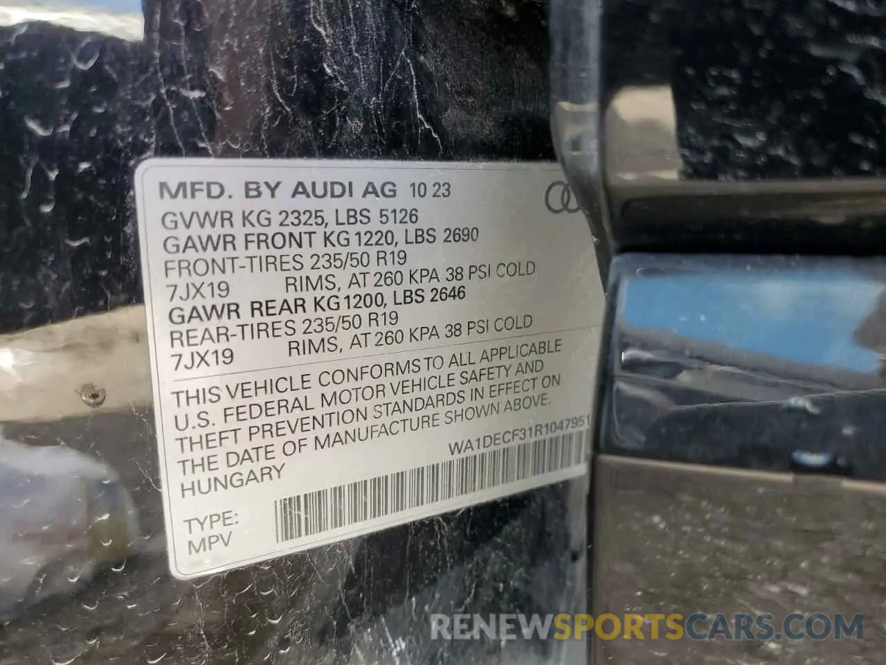 13 Photograph of a damaged car WA1DECF31R1047951 AUDI Q3 2024