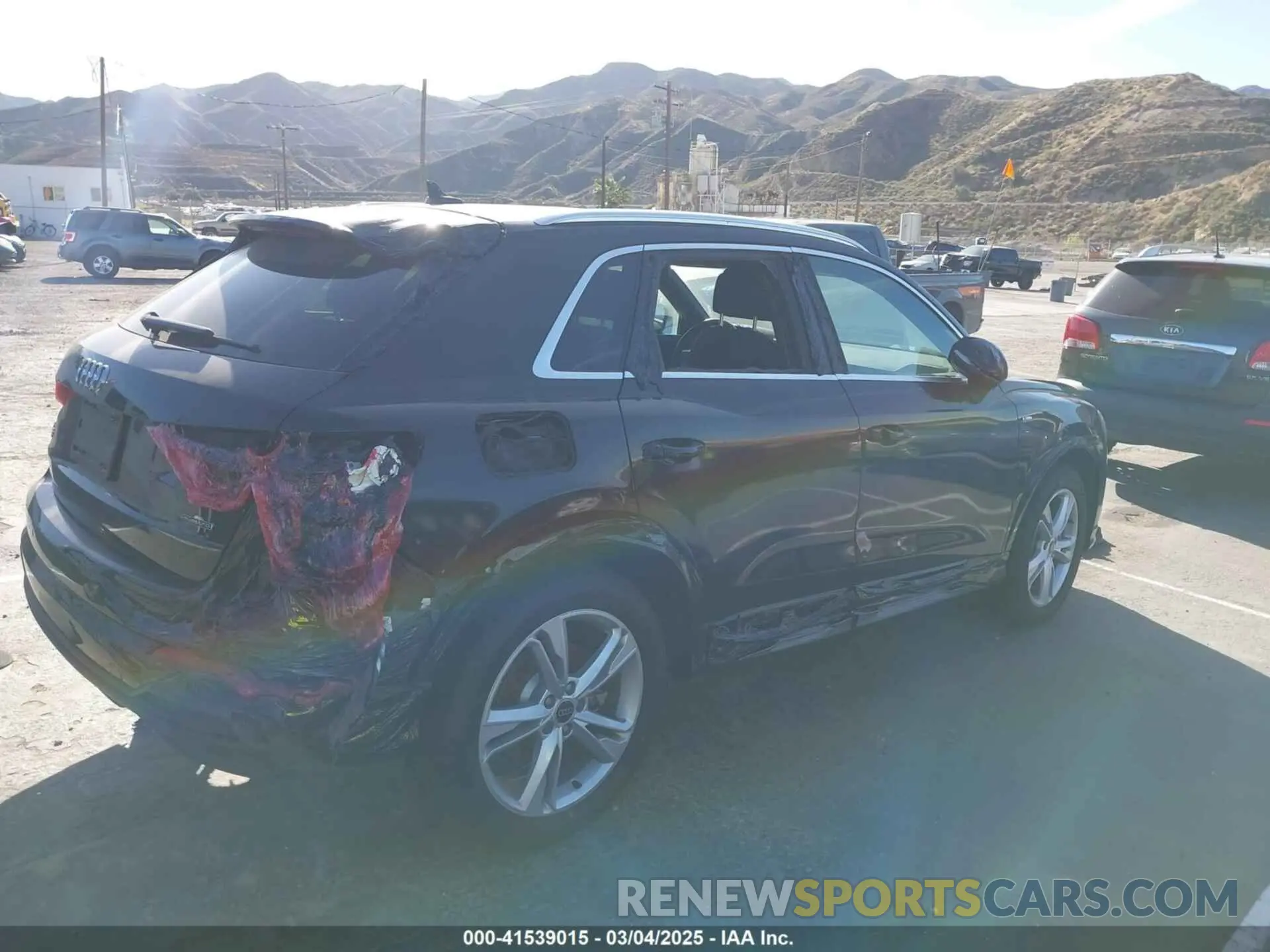 4 Photograph of a damaged car WA1DECF32R1051023 AUDI Q3 2024