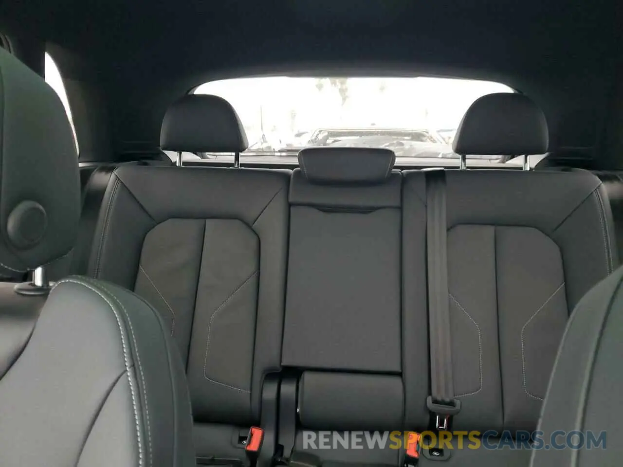 10 Photograph of a damaged car WA1DECF32R1129879 AUDI Q3 2024