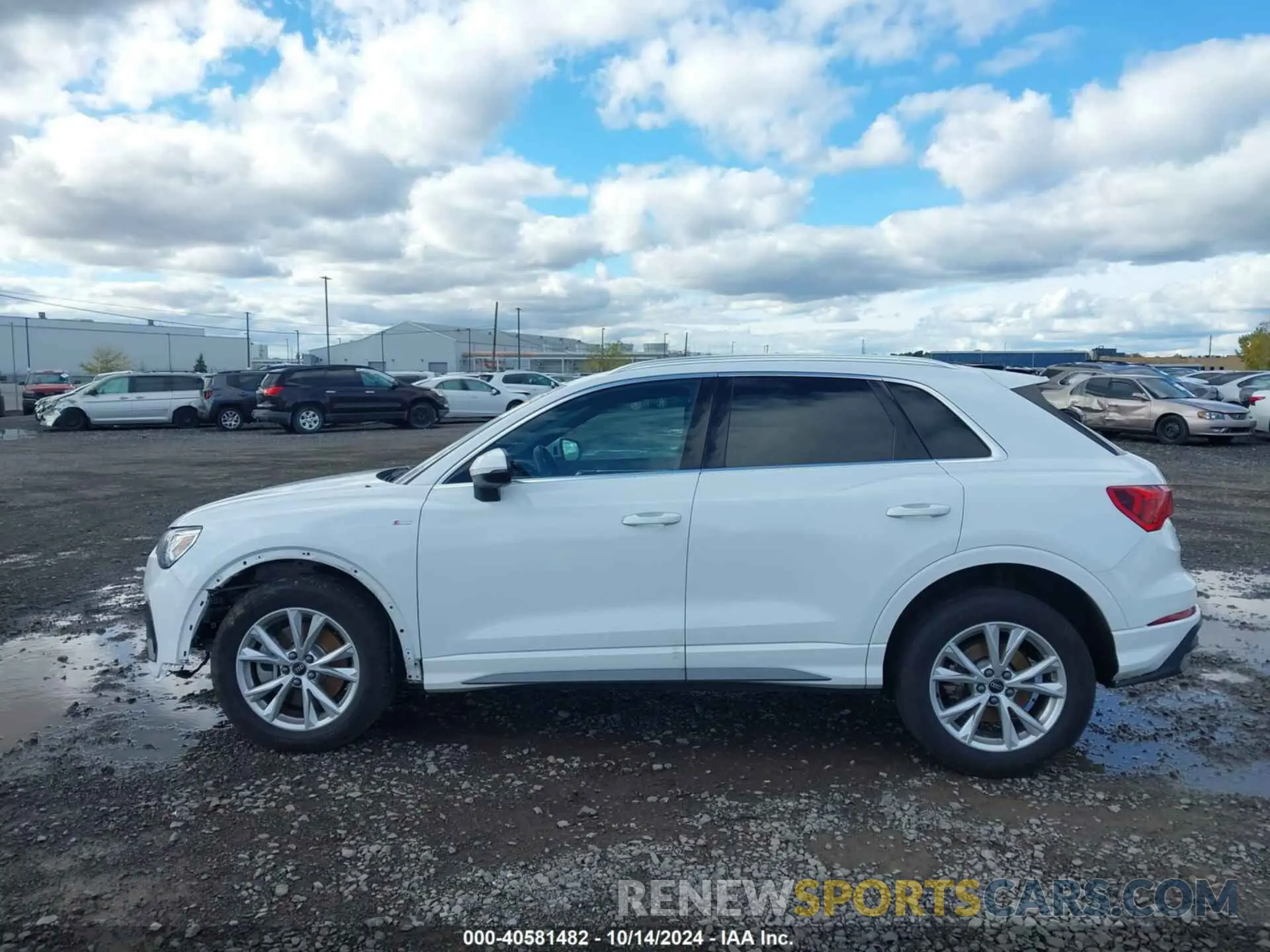 15 Photograph of a damaged car WA1DECF33R1034876 AUDI Q3 2024