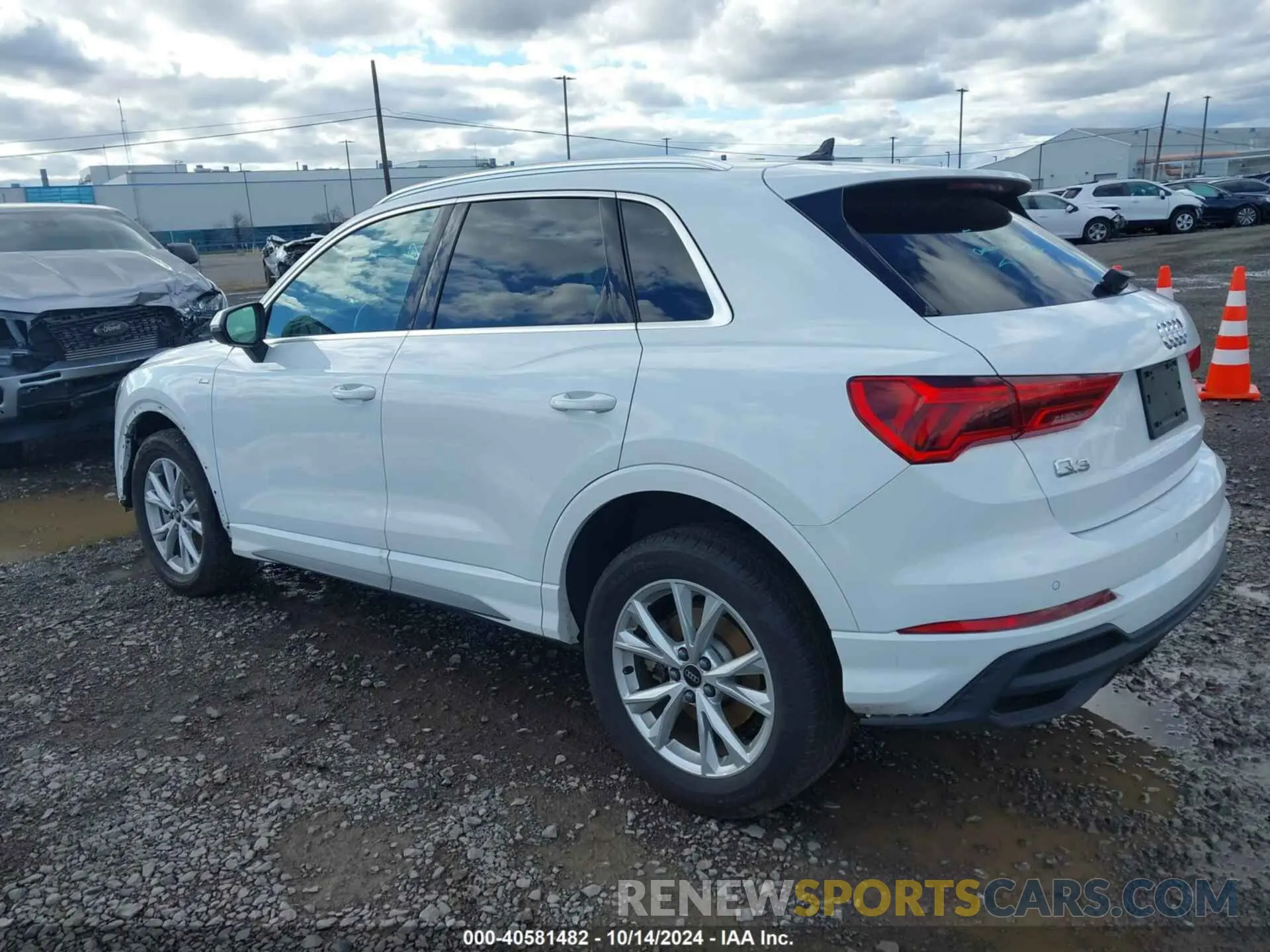 3 Photograph of a damaged car WA1DECF33R1034876 AUDI Q3 2024