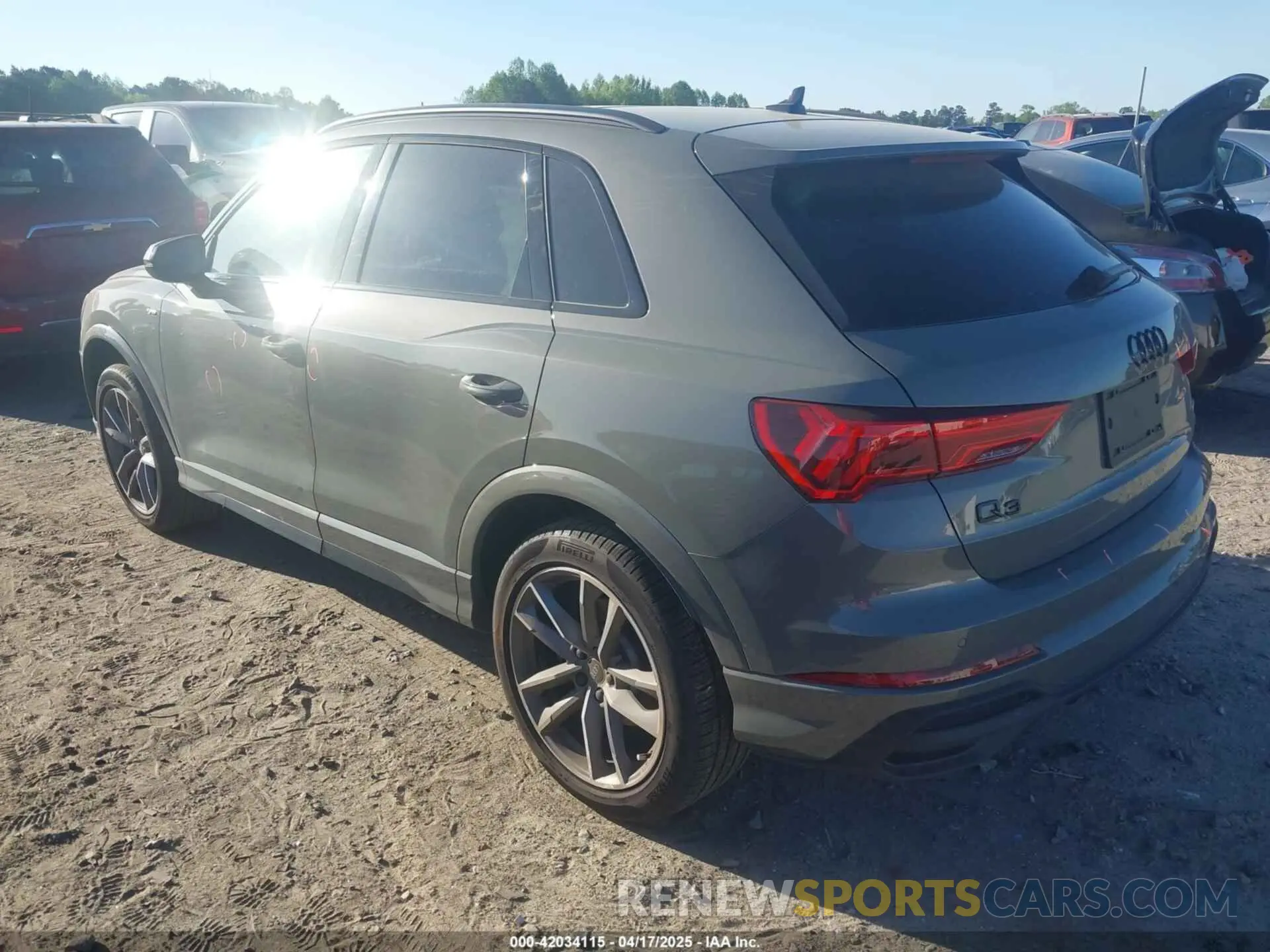3 Photograph of a damaged car WA1DECF33R1066372 AUDI Q3 2024