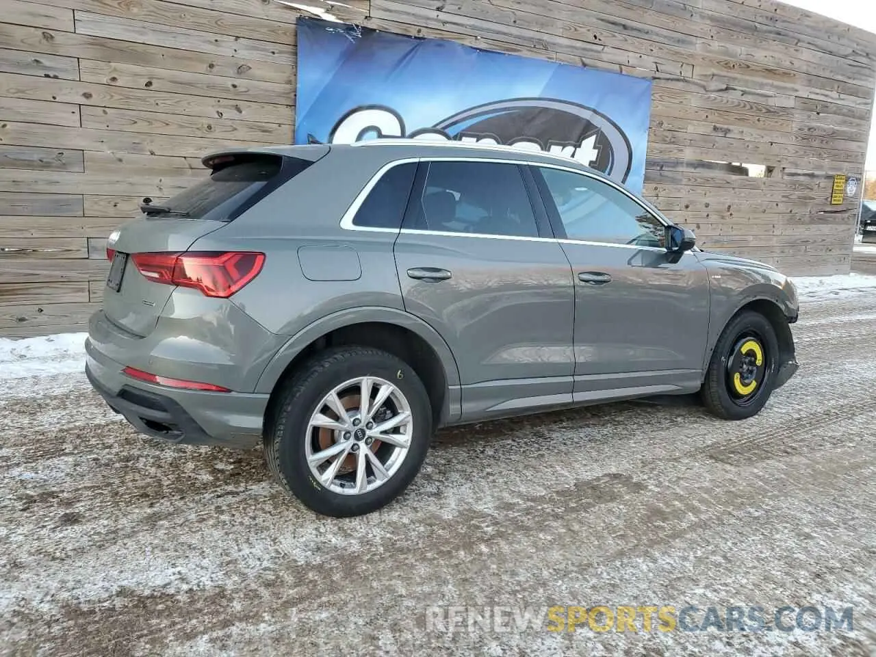 3 Photograph of a damaged car WA1DECF33R1083902 AUDI Q3 2024
