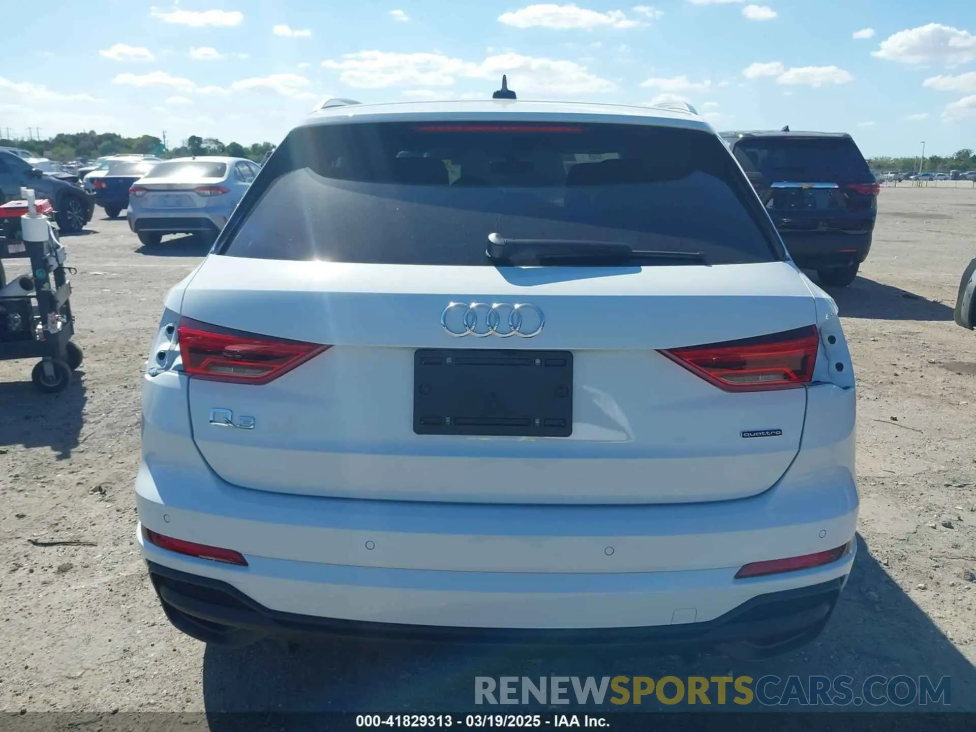 17 Photograph of a damaged car WA1DECF34R1201052 AUDI Q3 2024