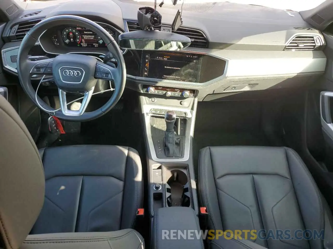 8 Photograph of a damaged car WA1DECF35R1028206 AUDI Q3 2024