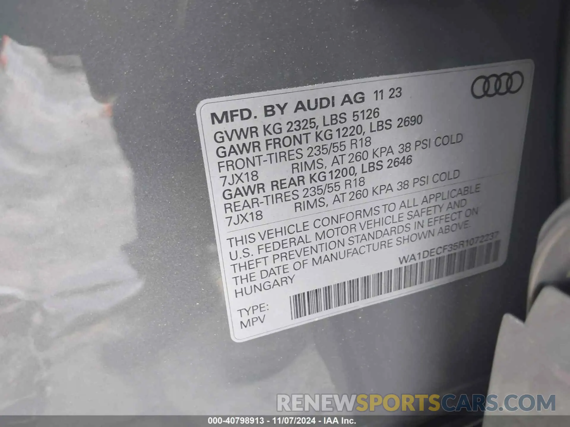 9 Photograph of a damaged car WA1DECF35R1072237 AUDI Q3 2024