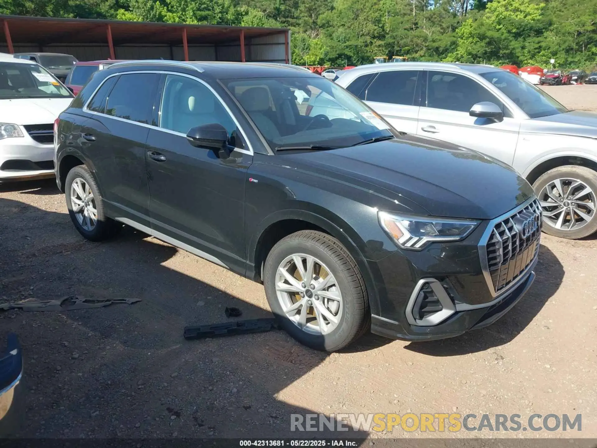 1 Photograph of a damaged car WA1DECF35R1095131 AUDI Q3 2024