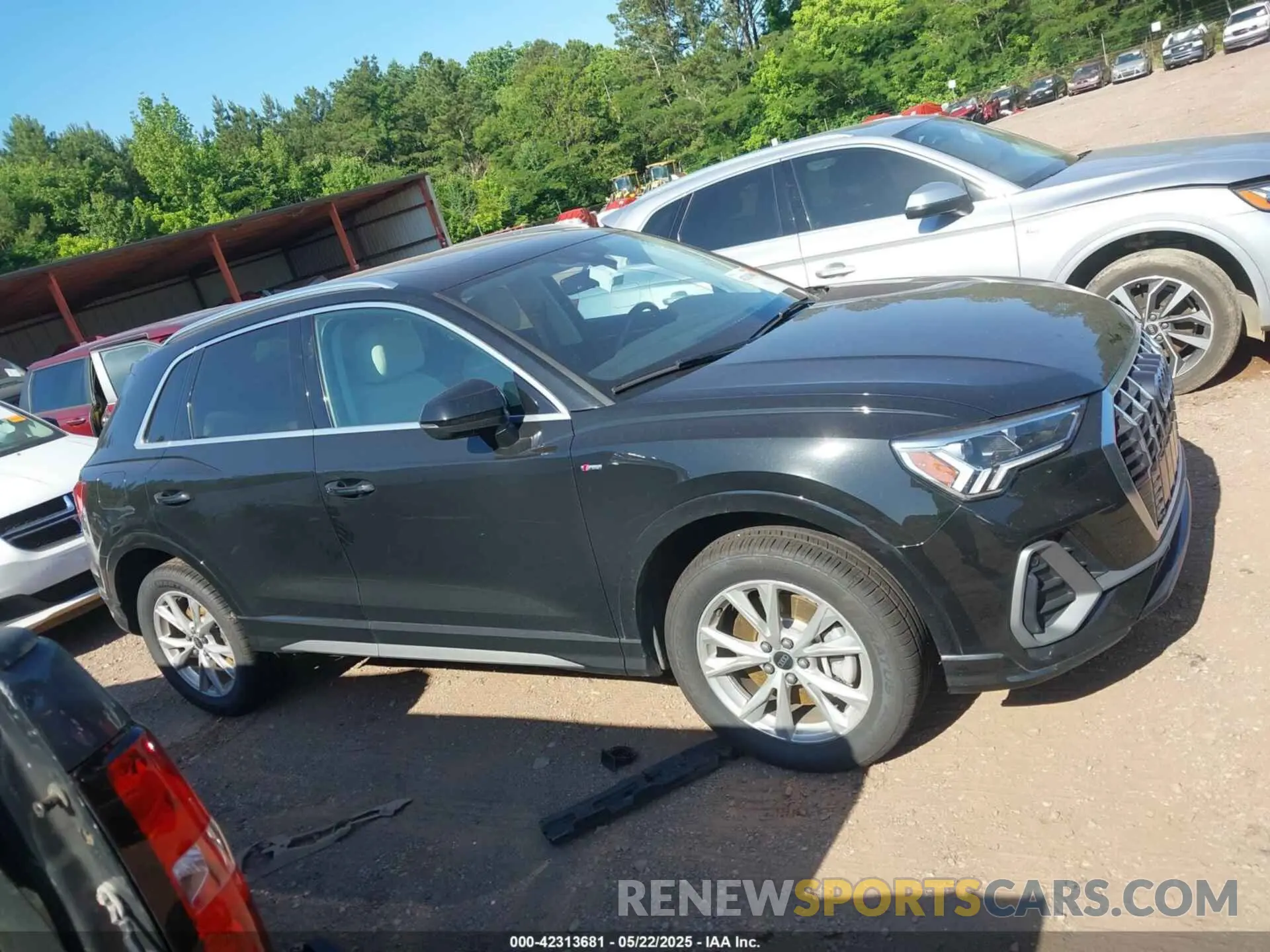12 Photograph of a damaged car WA1DECF35R1095131 AUDI Q3 2024