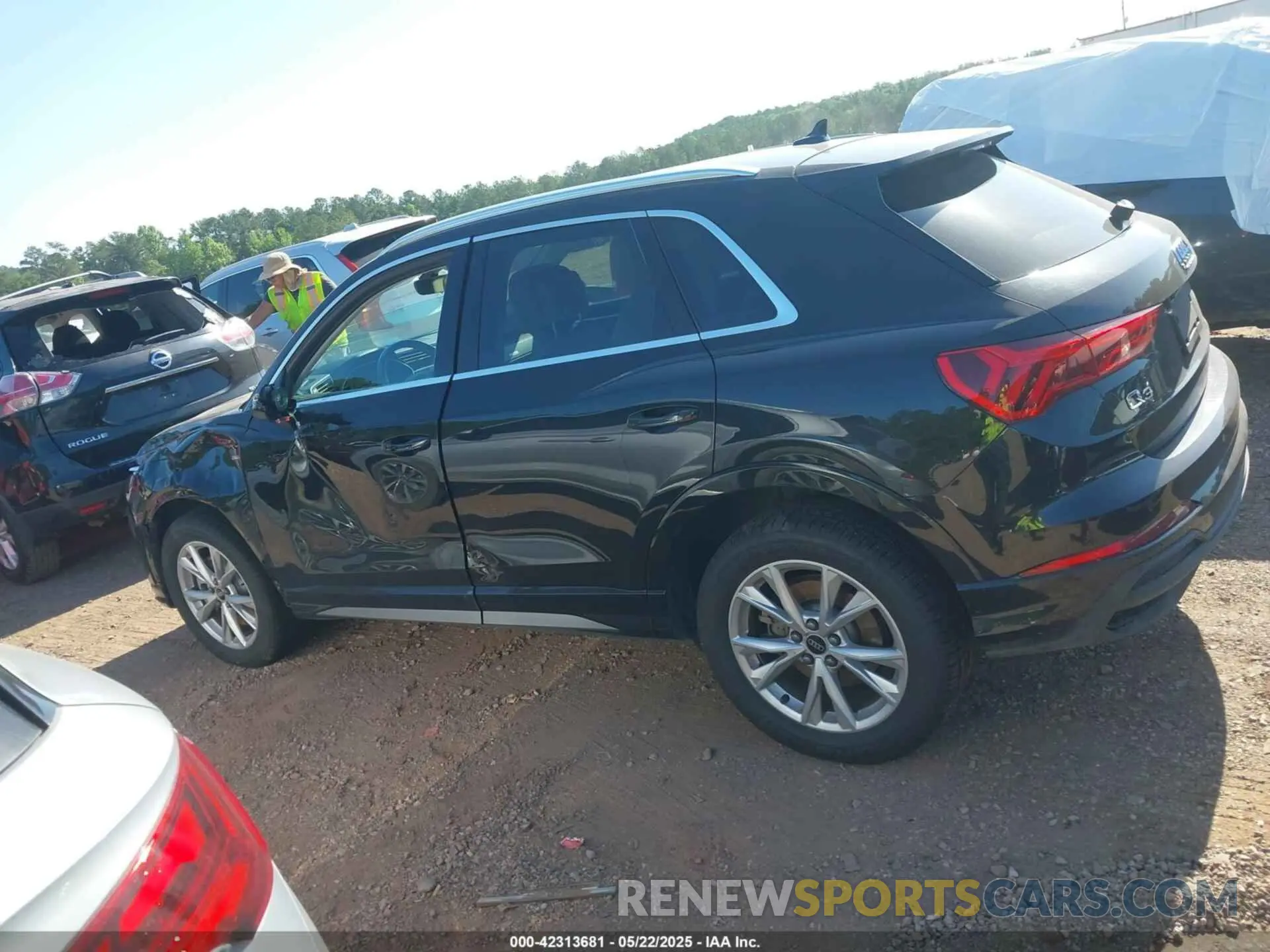13 Photograph of a damaged car WA1DECF35R1095131 AUDI Q3 2024