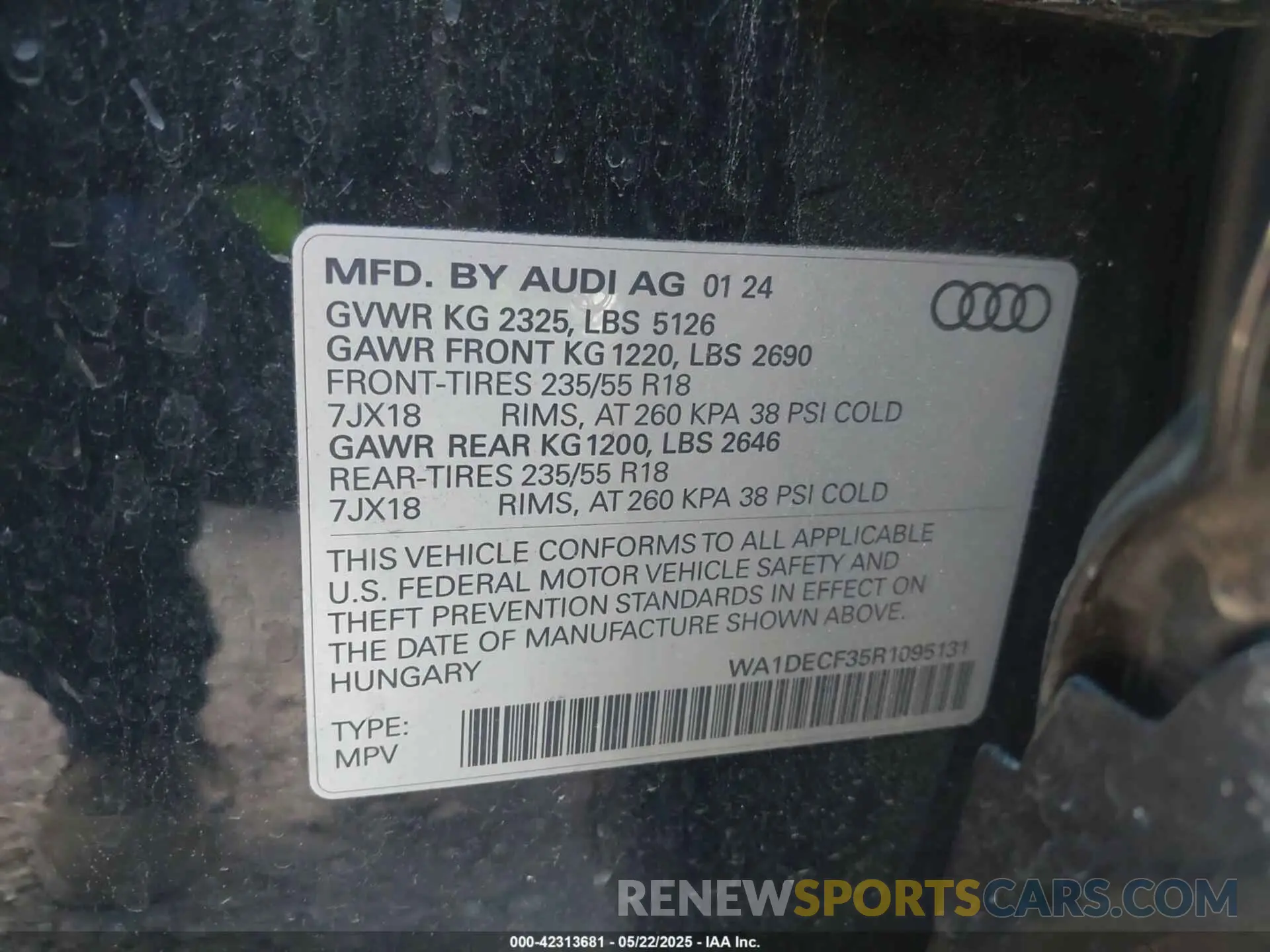 9 Photograph of a damaged car WA1DECF35R1095131 AUDI Q3 2024
