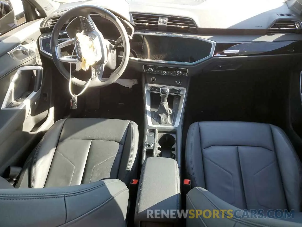 8 Photograph of a damaged car WA1DECF36R1020275 AUDI Q3 2024