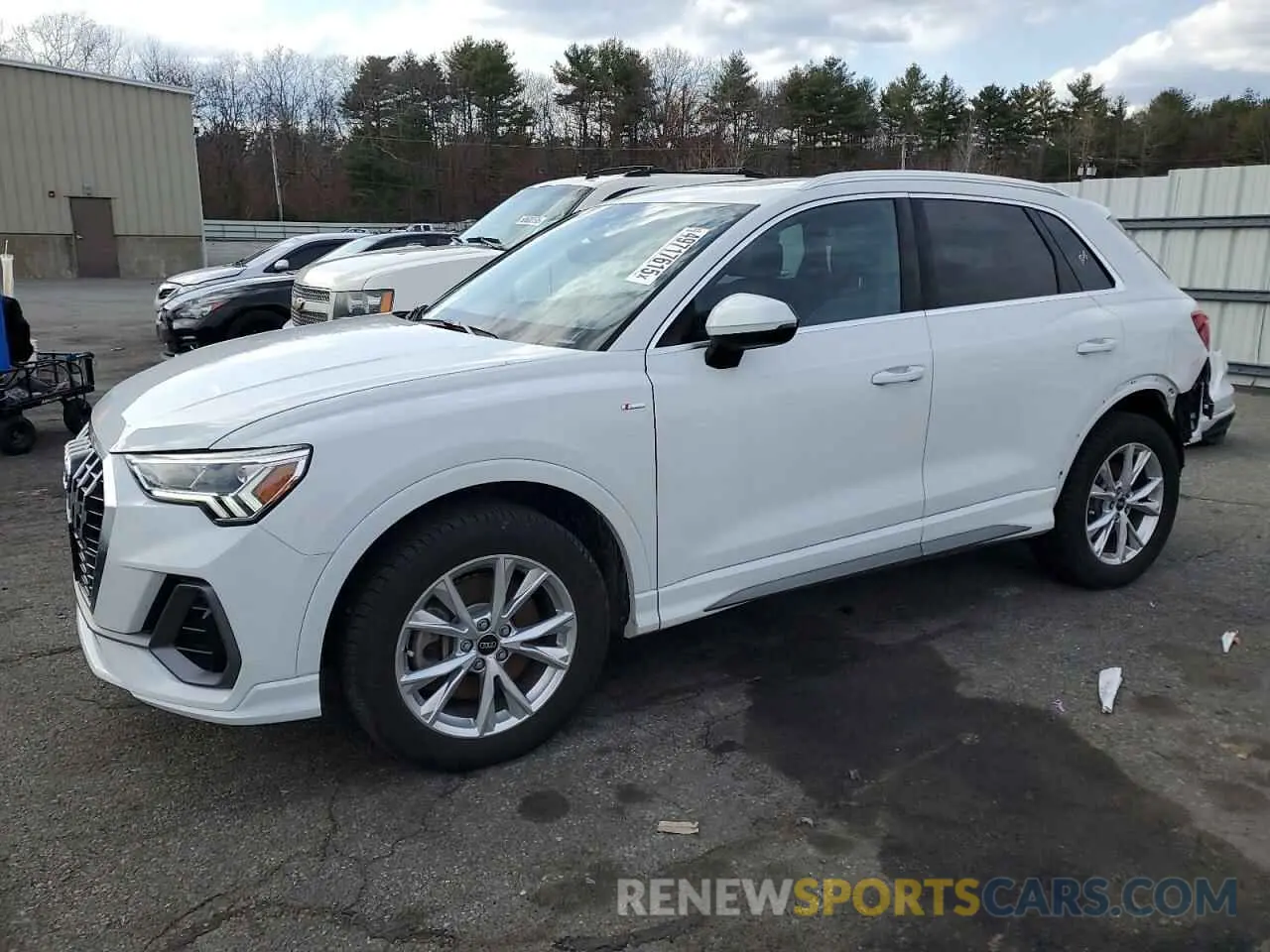 1 Photograph of a damaged car WA1DECF36R1027887 AUDI Q3 2024