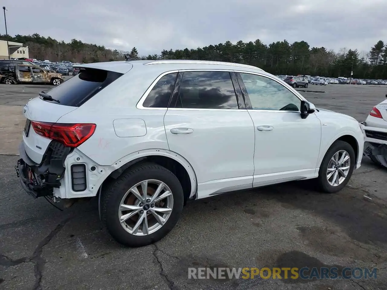 3 Photograph of a damaged car WA1DECF36R1027887 AUDI Q3 2024
