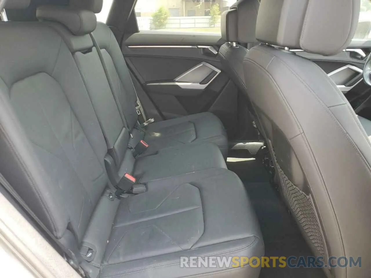 11 Photograph of a damaged car WA1DECF36R1051672 AUDI Q3 2024