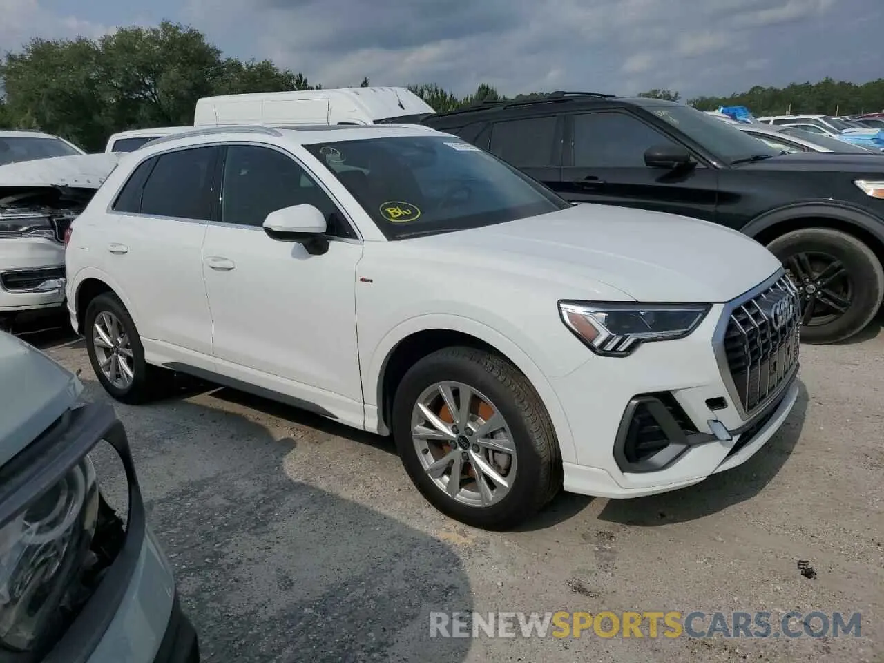 4 Photograph of a damaged car WA1DECF36R1051672 AUDI Q3 2024