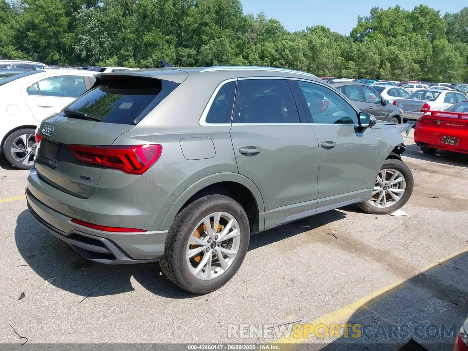 4 Photograph of a damaged car WA1DECF36R1056628 AUDI Q3 2024