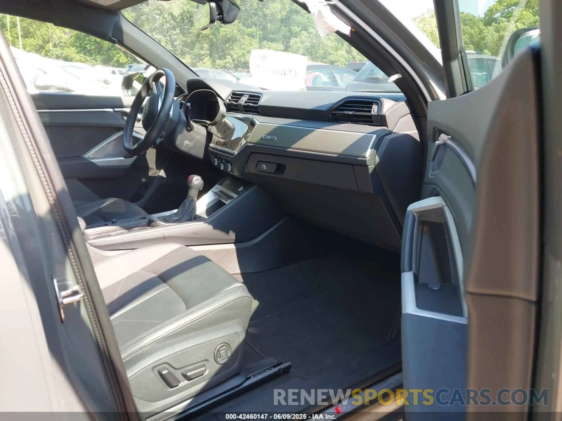 5 Photograph of a damaged car WA1DECF36R1056628 AUDI Q3 2024