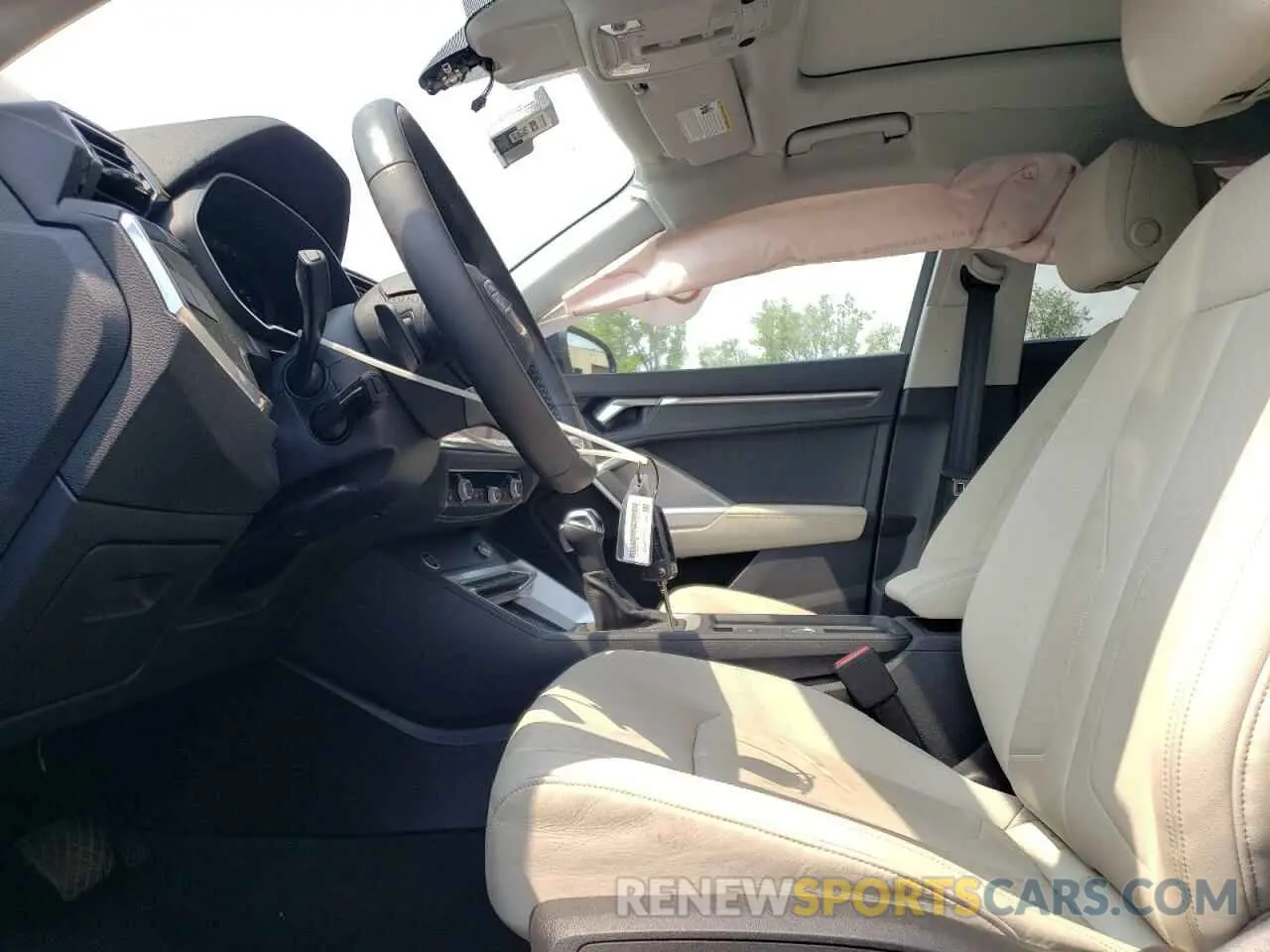 7 Photograph of a damaged car WA1DECF36R1123079 AUDI Q3 2024