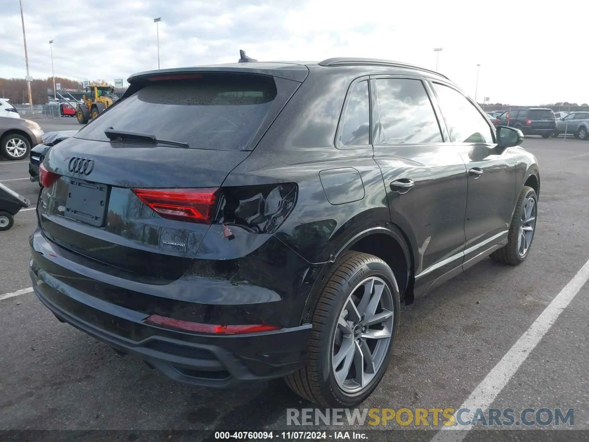 18 Photograph of a damaged car WA1DECF36R1186036 AUDI Q3 2024