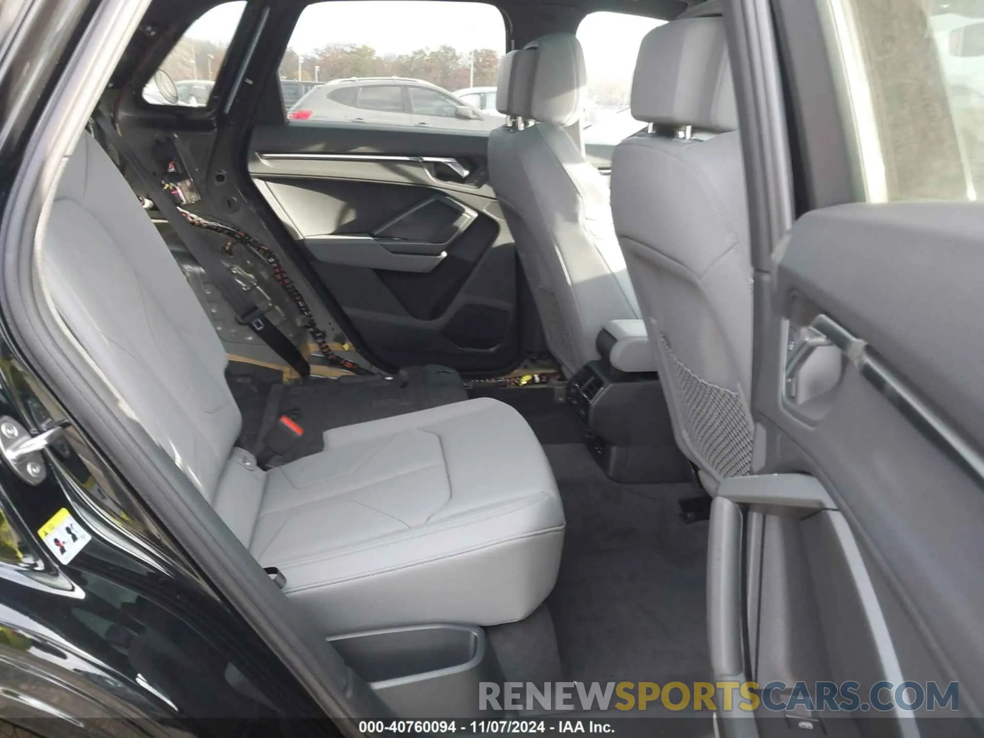 8 Photograph of a damaged car WA1DECF36R1186036 AUDI Q3 2024