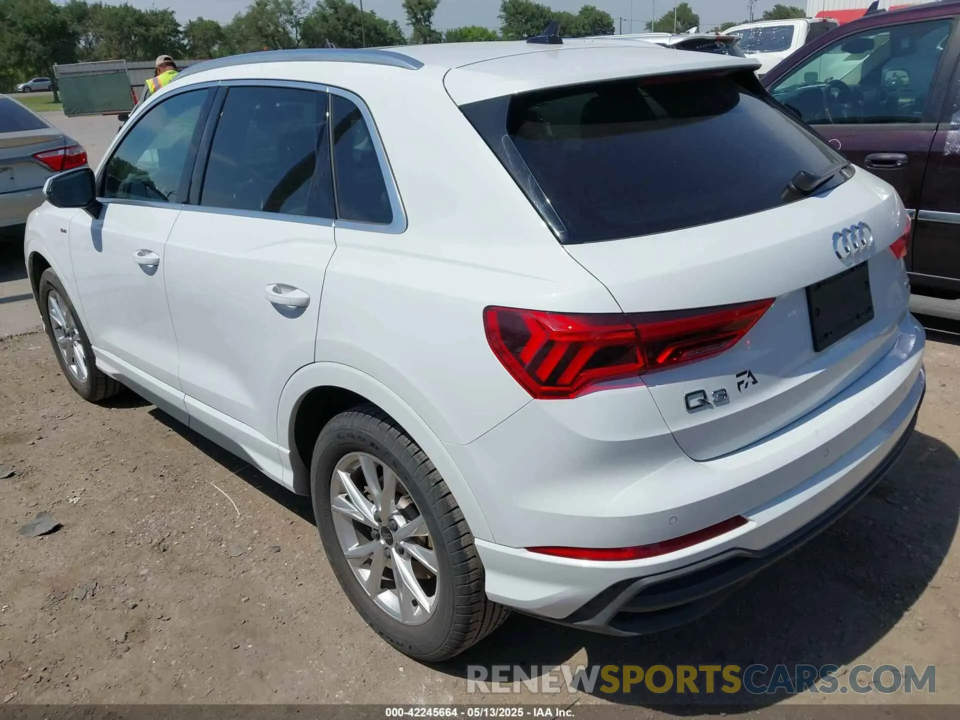3 Photograph of a damaged car WA1DECF37R1044715 AUDI Q3 2024