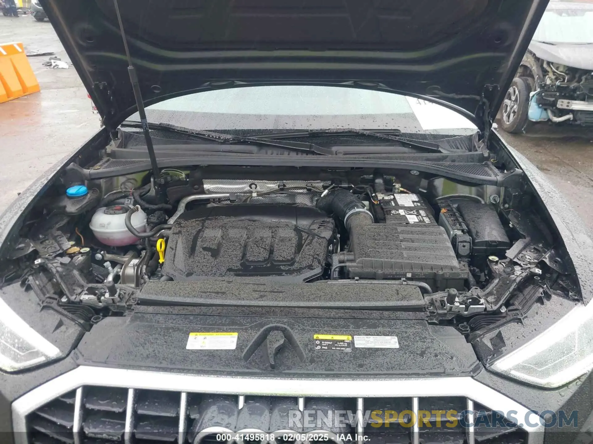 10 Photograph of a damaged car WA1DECF37R1074877 AUDI Q3 2024