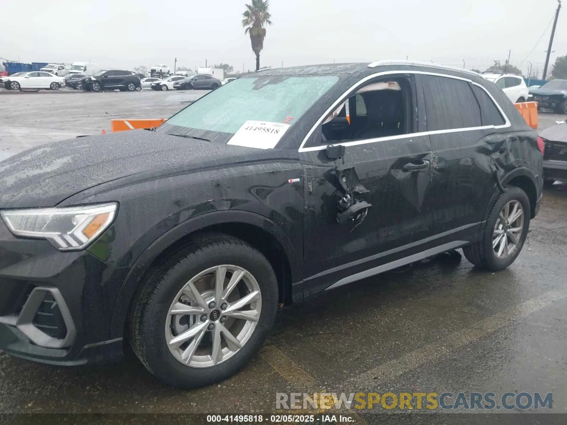 14 Photograph of a damaged car WA1DECF37R1074877 AUDI Q3 2024