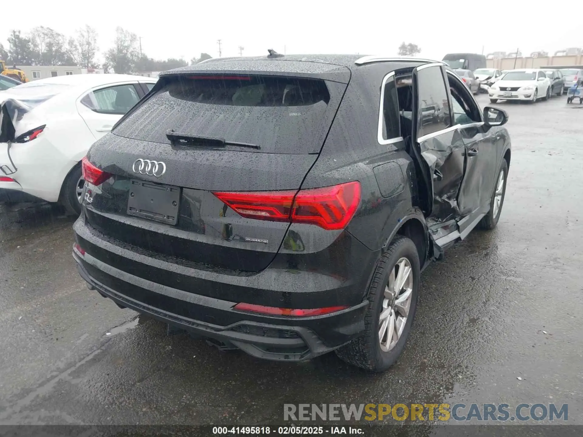 4 Photograph of a damaged car WA1DECF37R1074877 AUDI Q3 2024