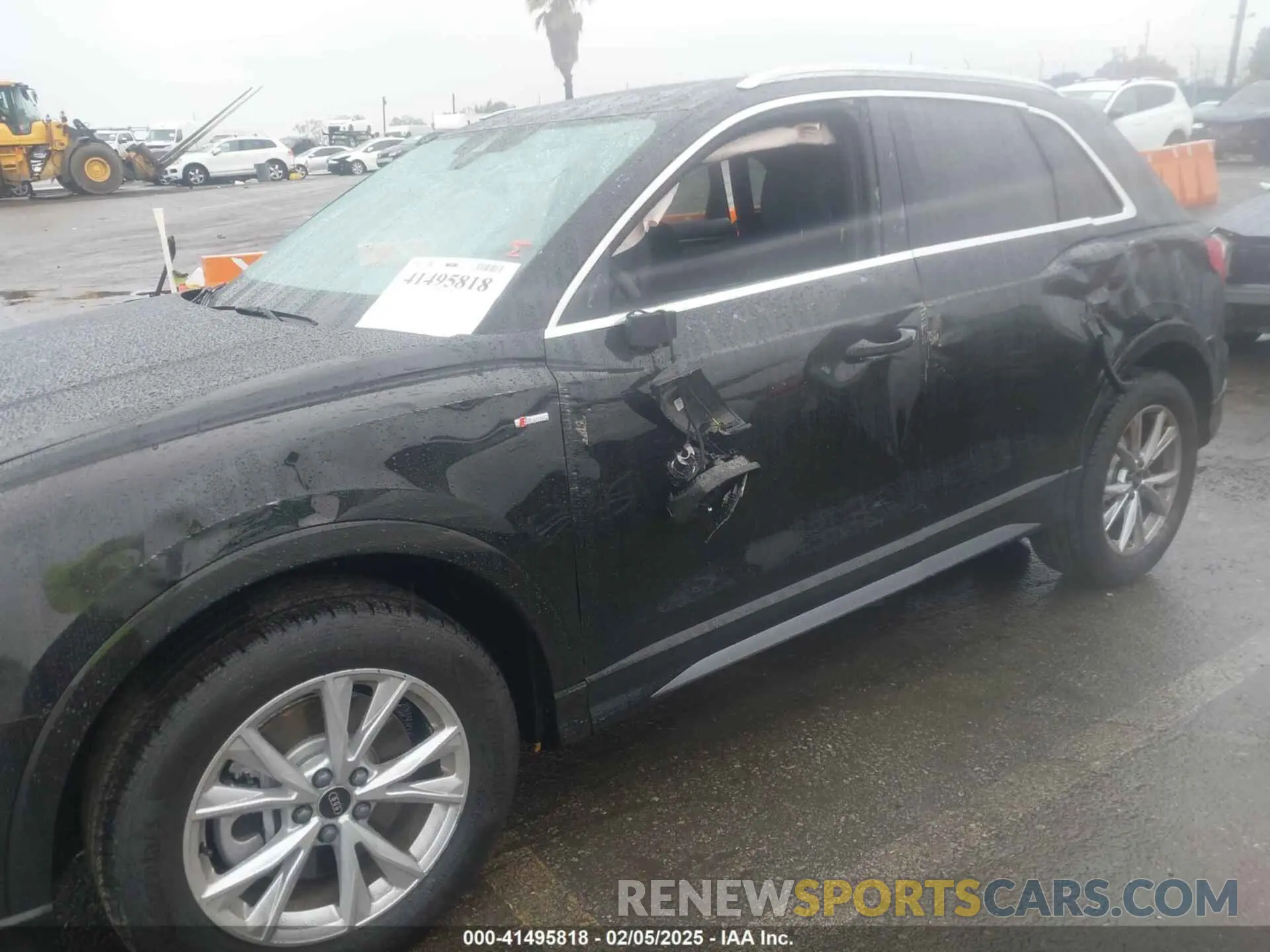 6 Photograph of a damaged car WA1DECF37R1074877 AUDI Q3 2024