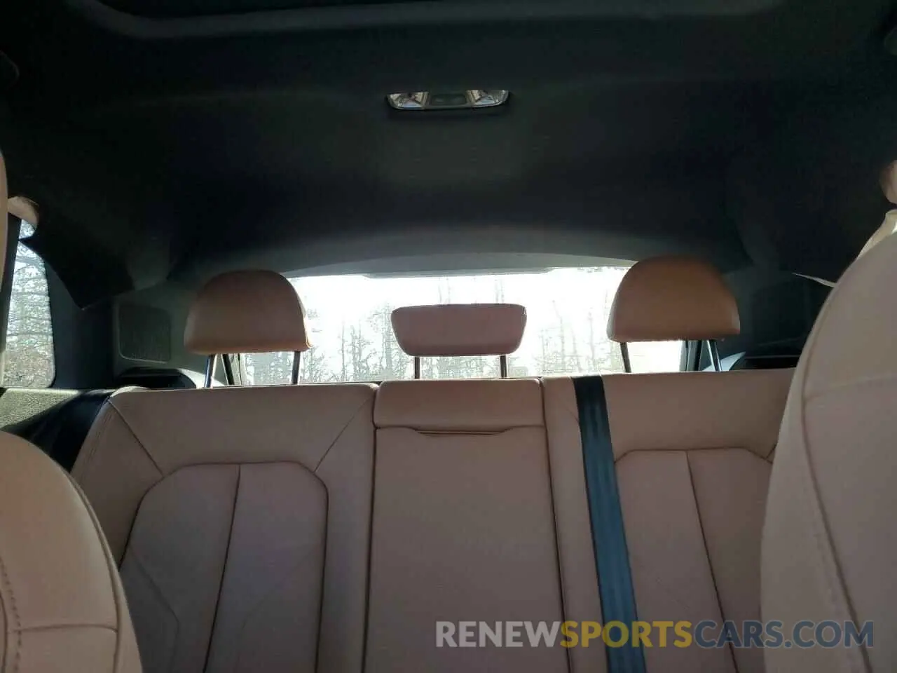 10 Photograph of a damaged car WA1DECF37R1082879 AUDI Q3 2024
