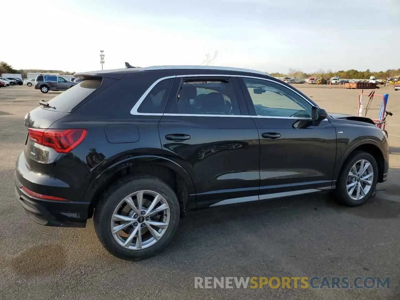 3 Photograph of a damaged car WA1DECF37R1082879 AUDI Q3 2024