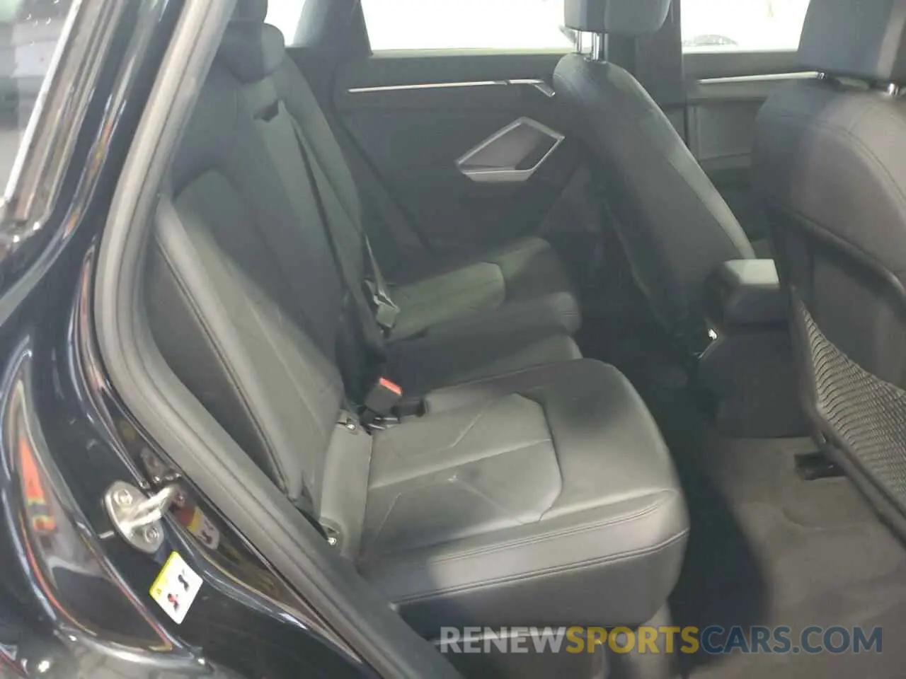 11 Photograph of a damaged car WA1DECF37R1095275 AUDI Q3 2024