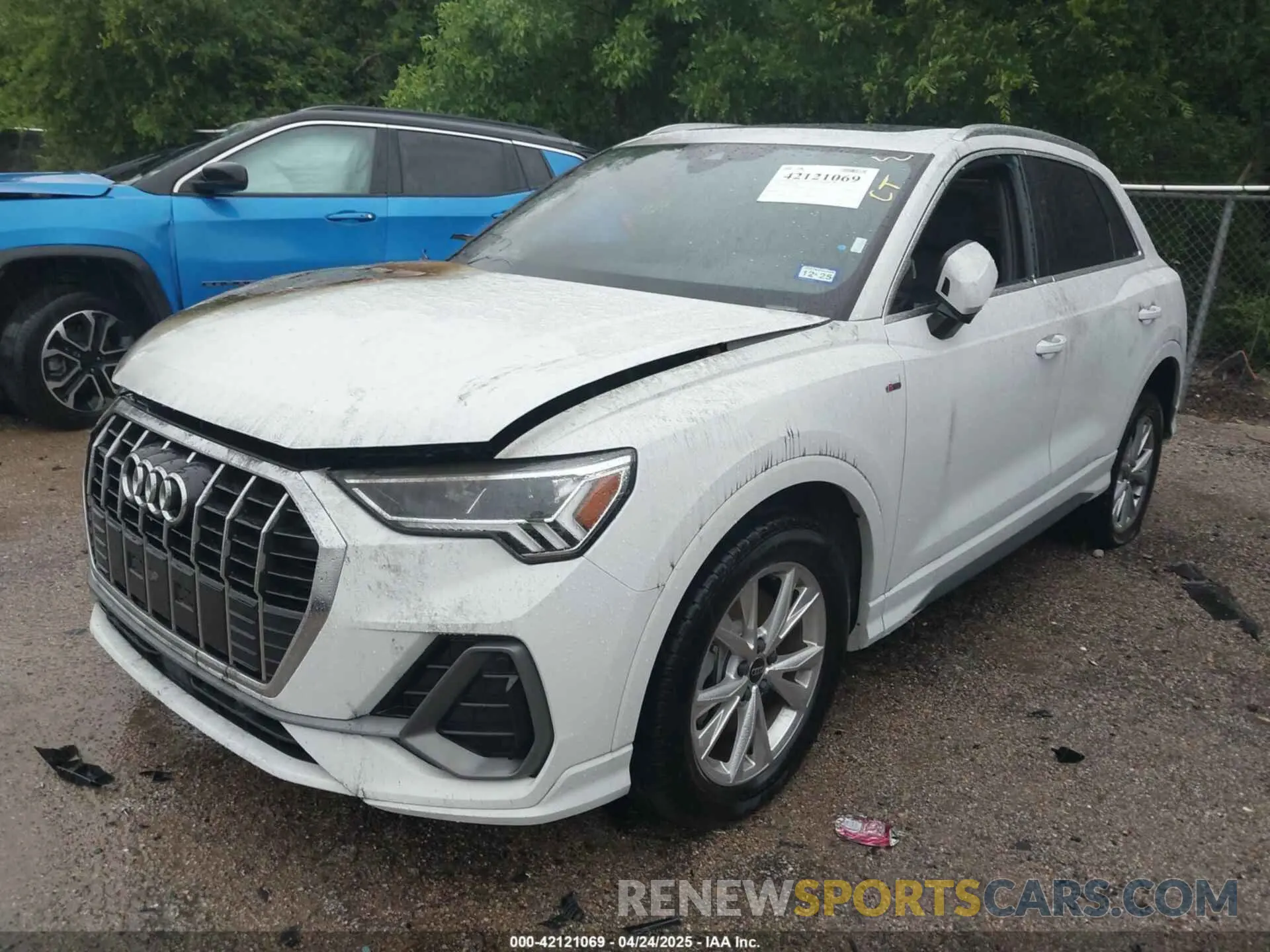 2 Photograph of a damaged car WA1DECF38R1052726 AUDI Q3 2024