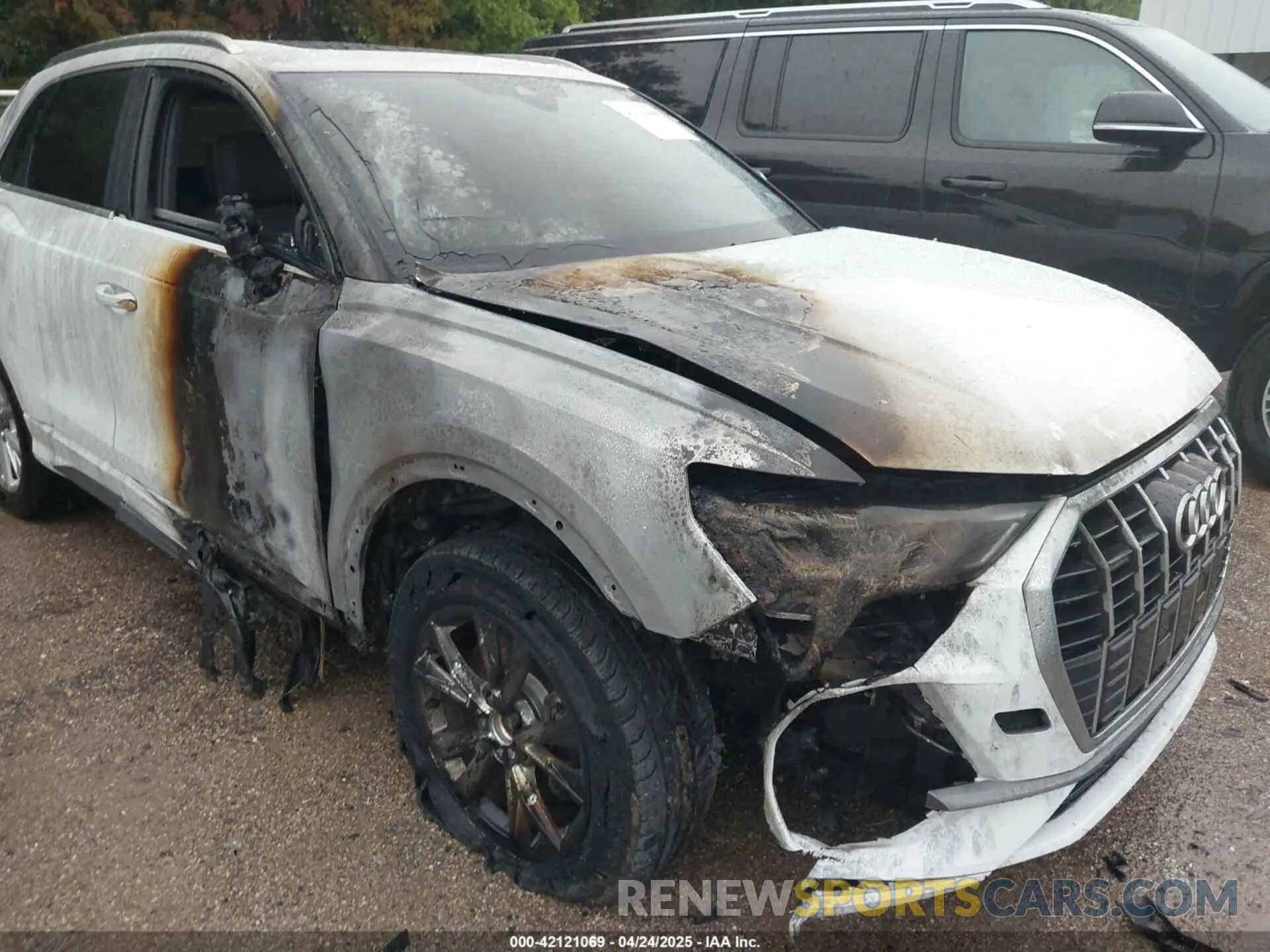 6 Photograph of a damaged car WA1DECF38R1052726 AUDI Q3 2024