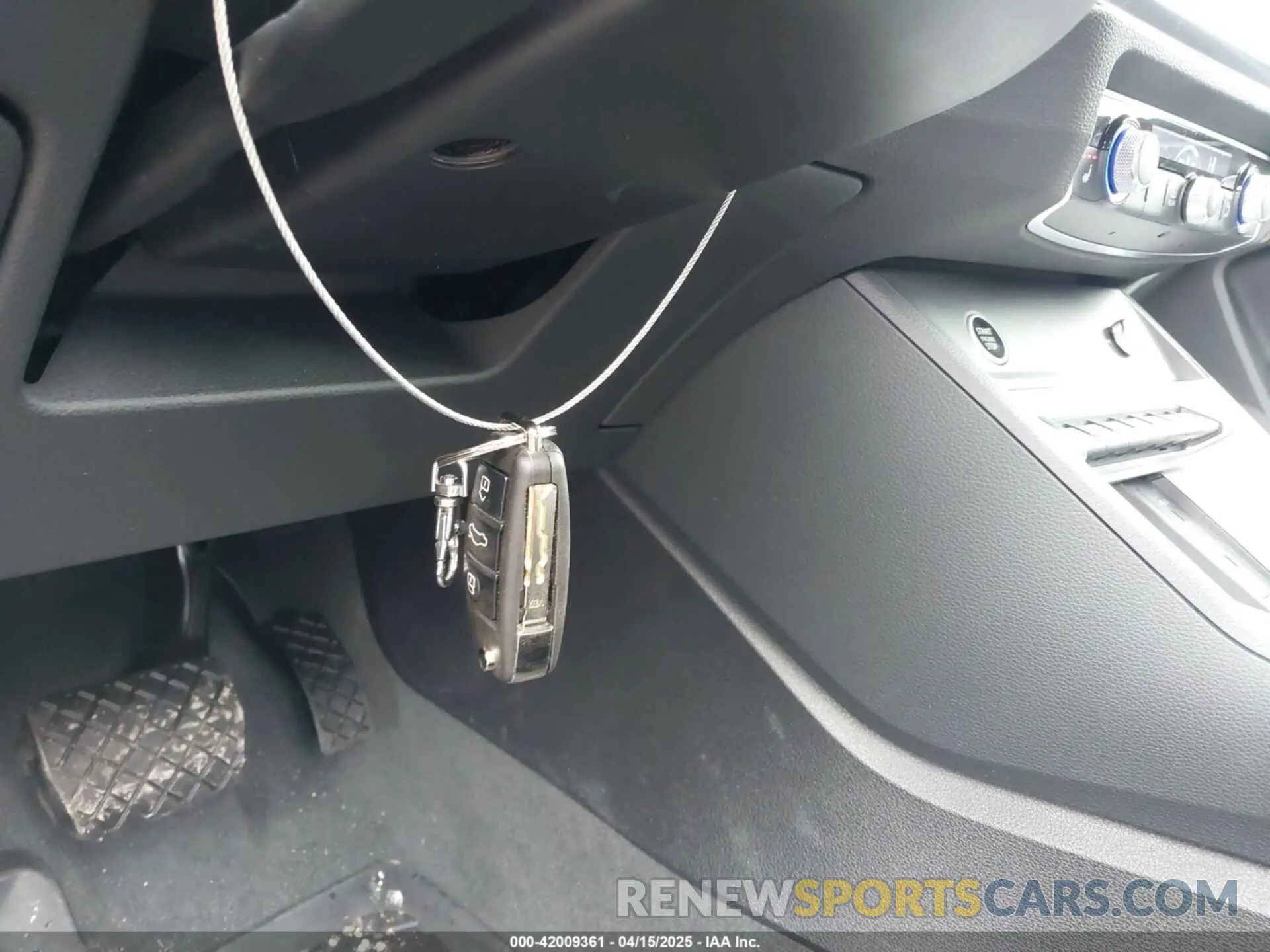 11 Photograph of a damaged car WA1DECF38R1066822 AUDI Q3 2024