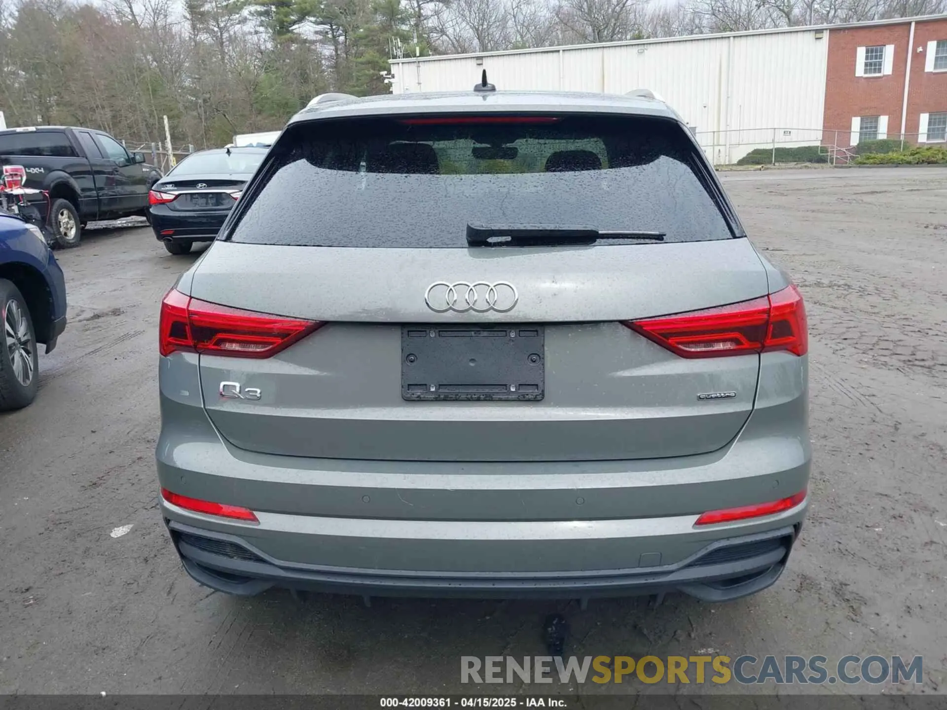 16 Photograph of a damaged car WA1DECF38R1066822 AUDI Q3 2024