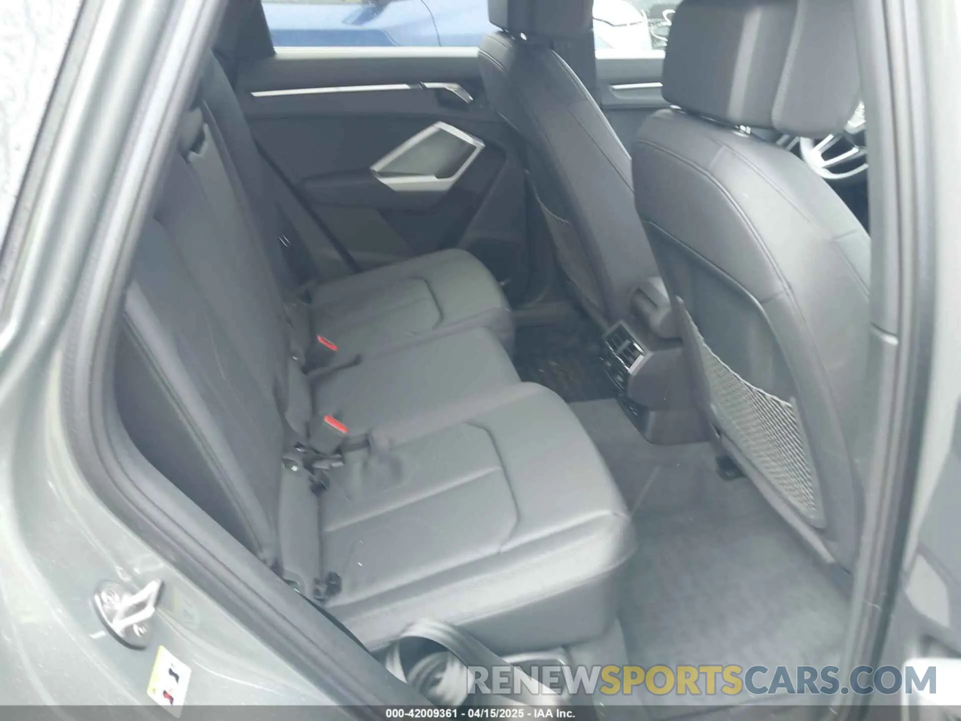 8 Photograph of a damaged car WA1DECF38R1066822 AUDI Q3 2024