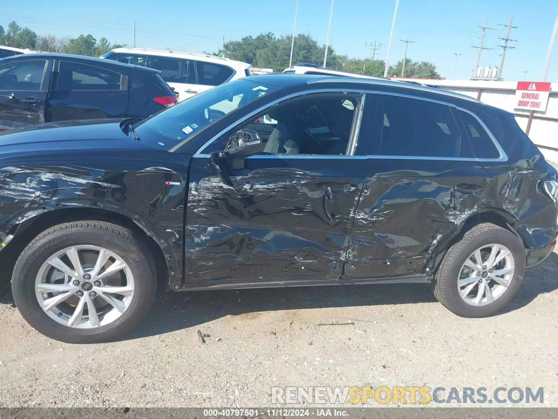 15 Photograph of a damaged car WA1DECF38R1097679 AUDI Q3 2024