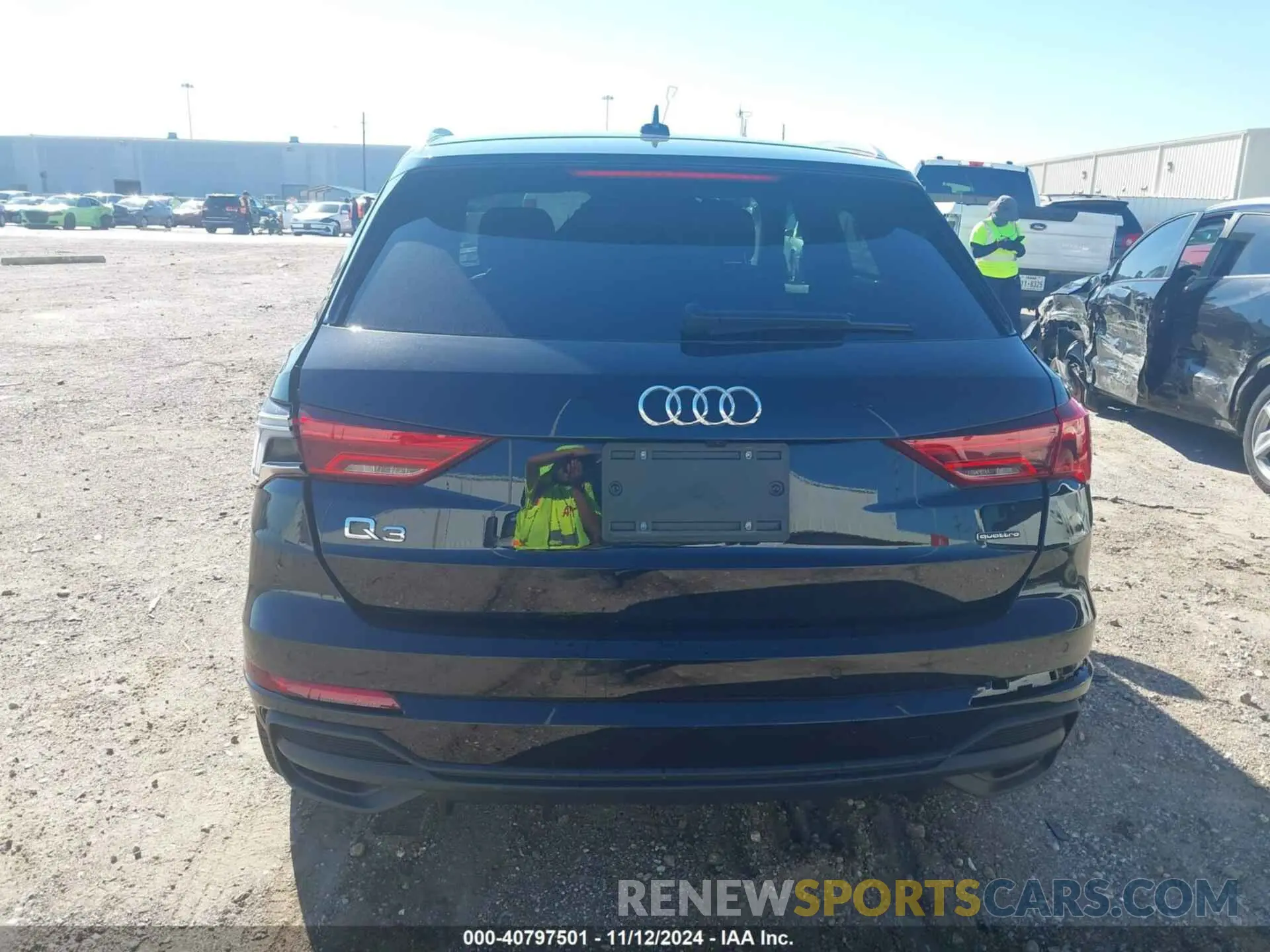 17 Photograph of a damaged car WA1DECF38R1097679 AUDI Q3 2024