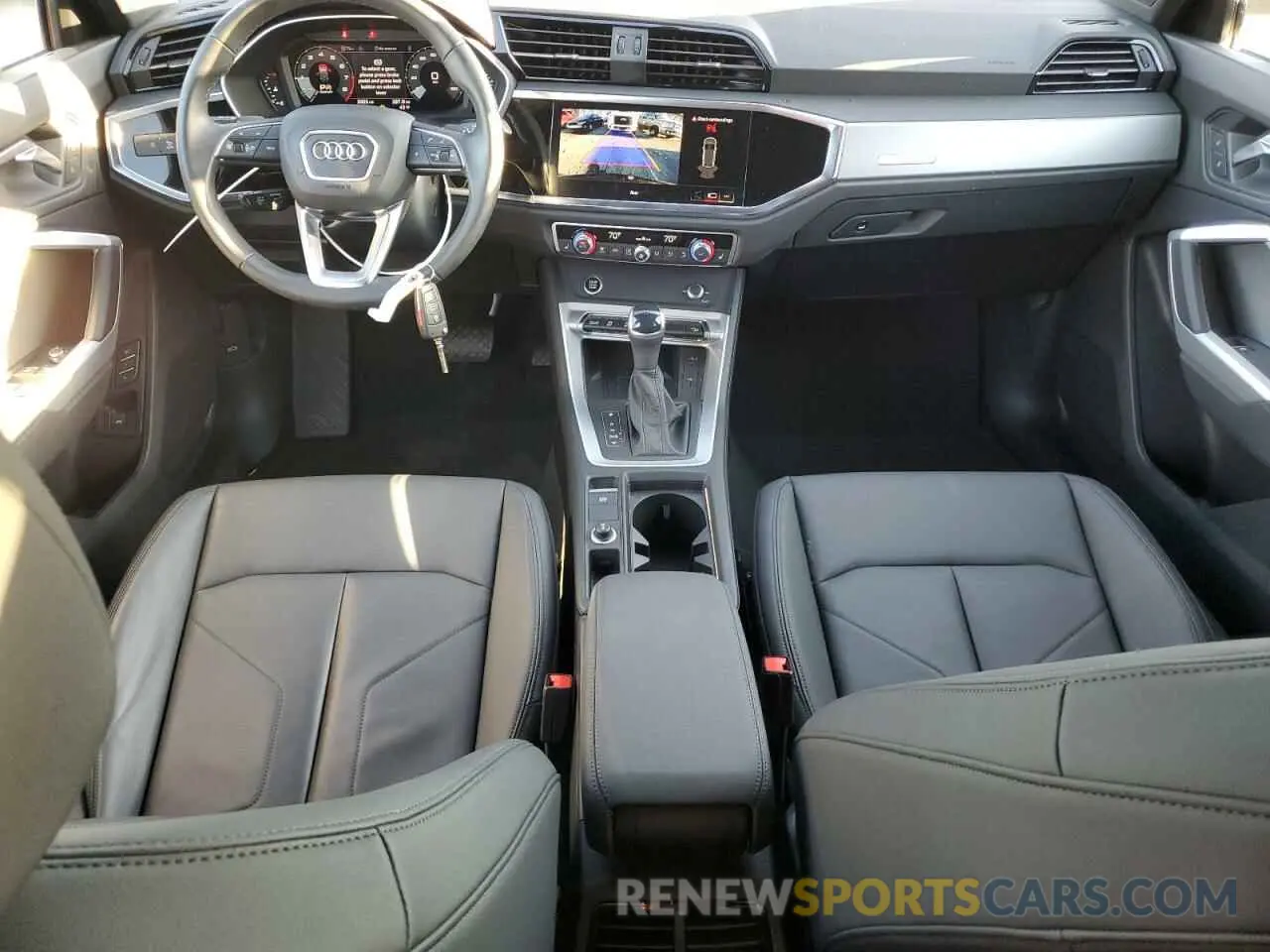 8 Photograph of a damaged car WA1DECF38R1122726 AUDI Q3 2024