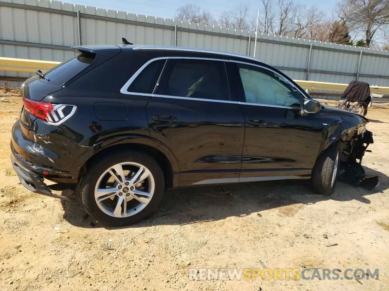 3 Photograph of a damaged car WA1DECF39R1095374 AUDI Q3 2024