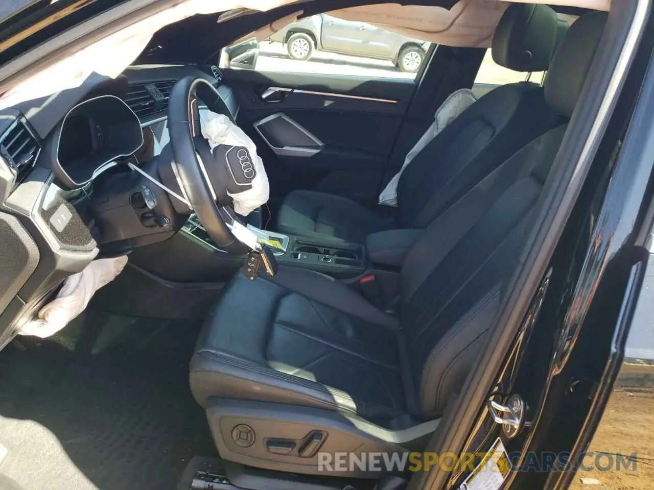 7 Photograph of a damaged car WA1DECF39R1095374 AUDI Q3 2024