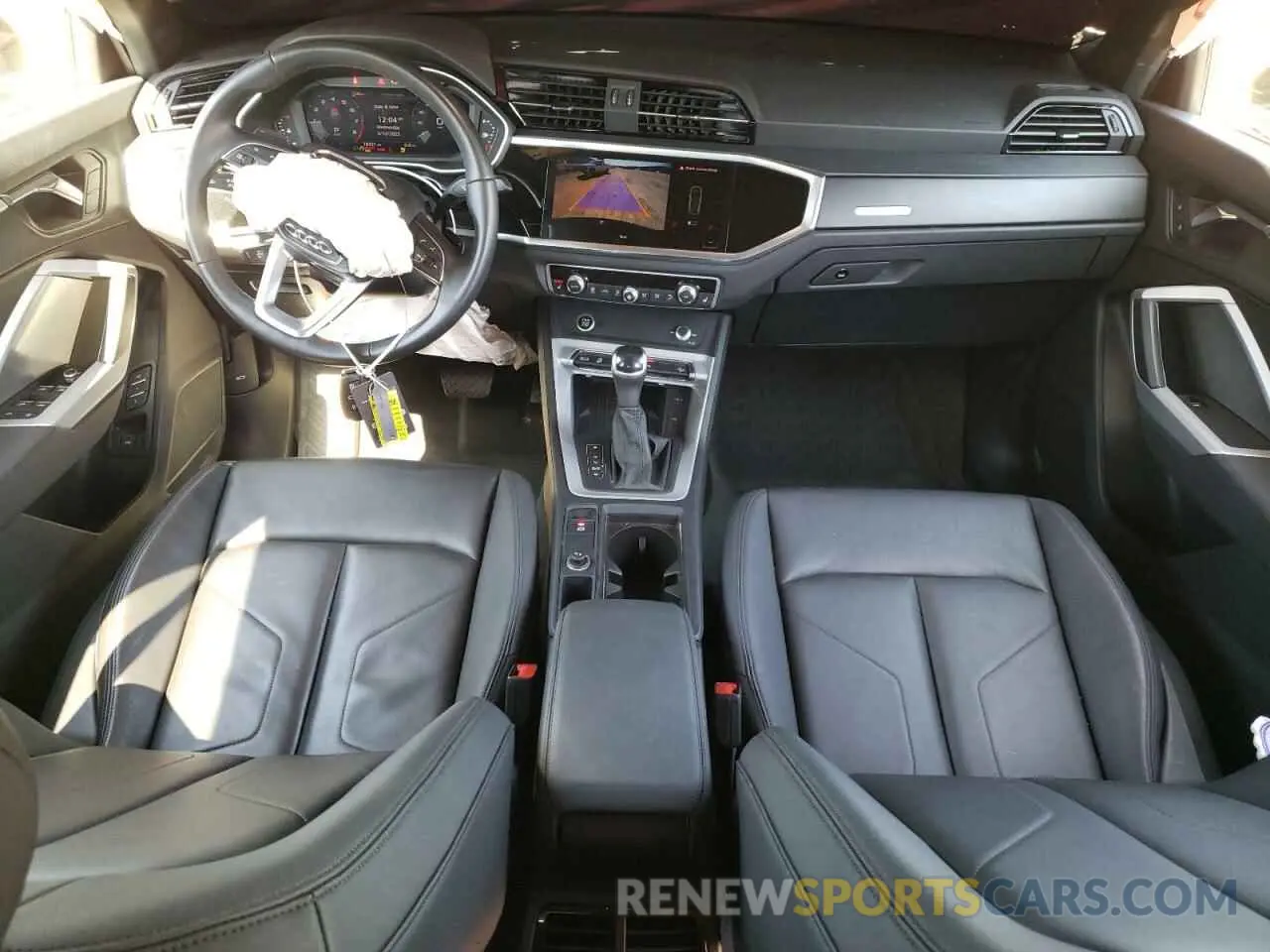8 Photograph of a damaged car WA1DECF39R1095374 AUDI Q3 2024