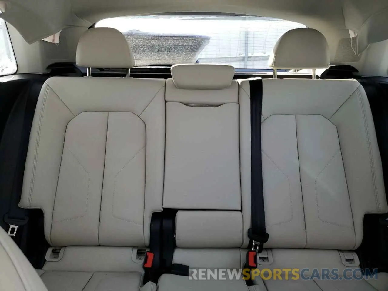 10 Photograph of a damaged car WA1DECF3XR1109931 AUDI Q3 2024