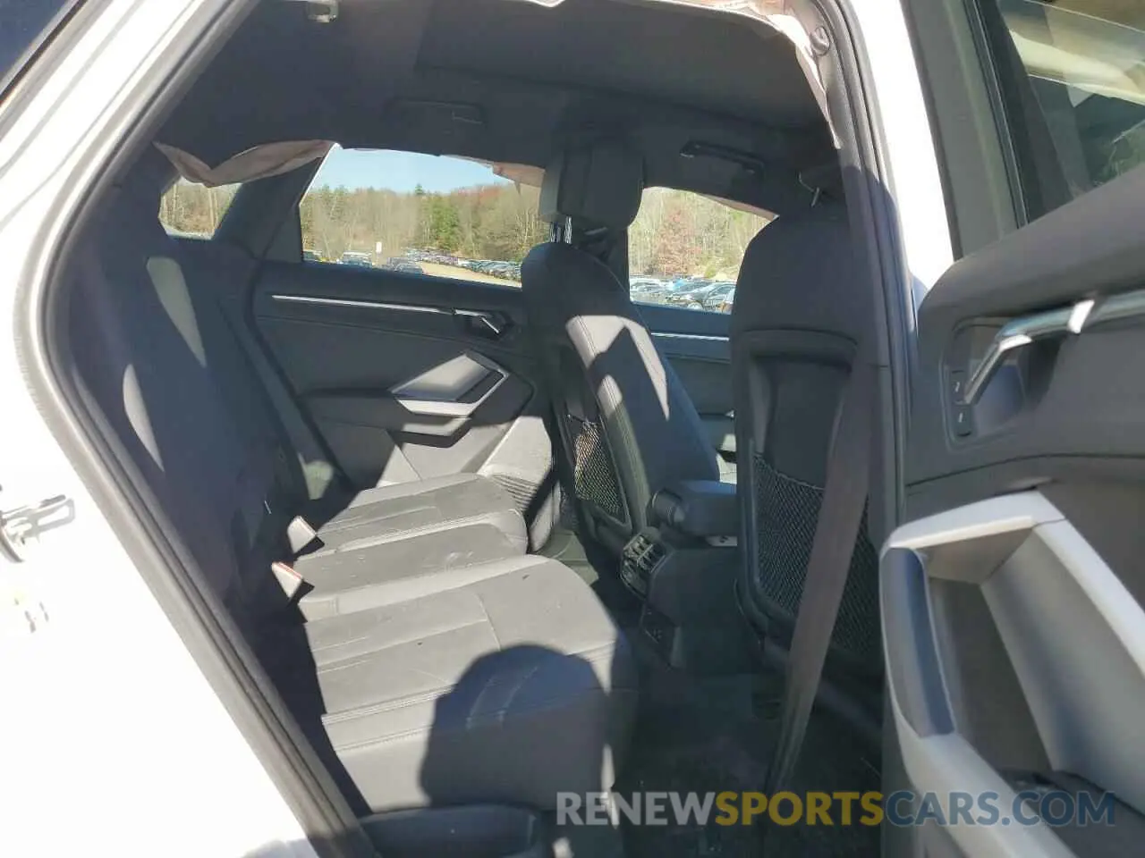 10 Photograph of a damaged car WA1DECF3XR1146638 AUDI Q3 2024