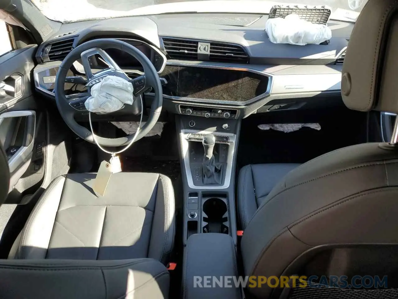 8 Photograph of a damaged car WA1DECF3XR1146638 AUDI Q3 2024