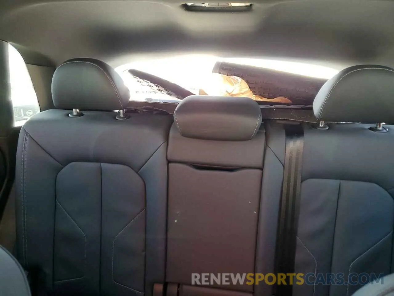 10 Photograph of a damaged car WA1EECF30R1041689 AUDI Q3 2024